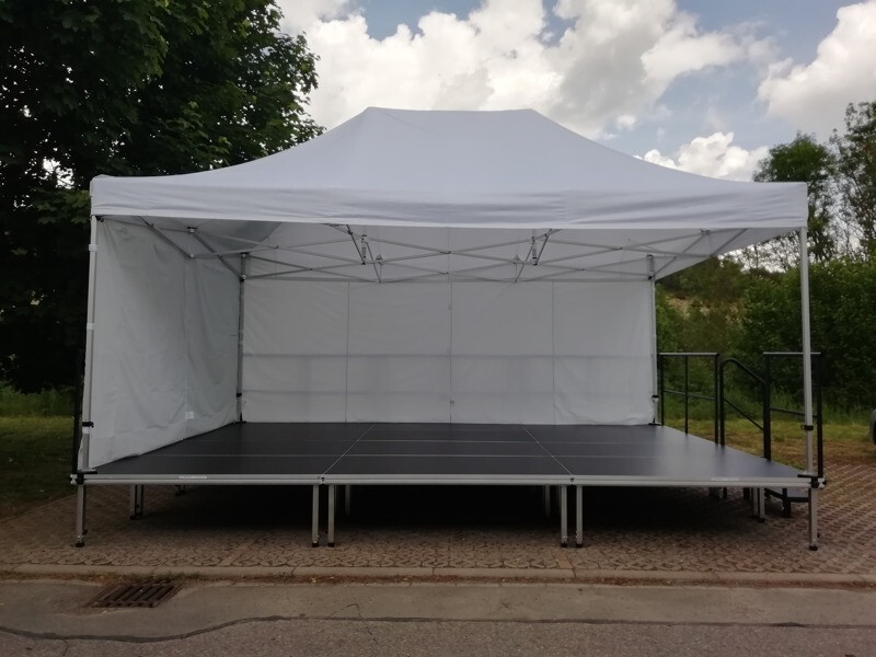 Faltzeltadapder Bühne Front