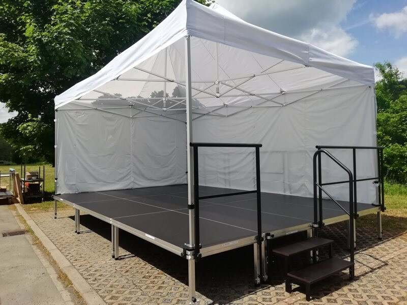 Faltzeltadapder Bühne seitlich