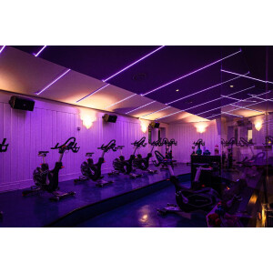 Artecta Havana Neon RGB Pixels