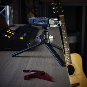 Gravity VS Tripod 01 B