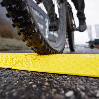 Defender XPRESS 100 YEL RETAIL