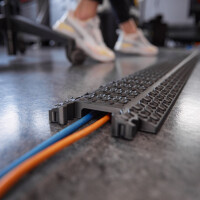 Defender XPRESS 40 BLK RETAIL