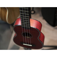Dimavery UK-100 soprano ukulele, flamed red