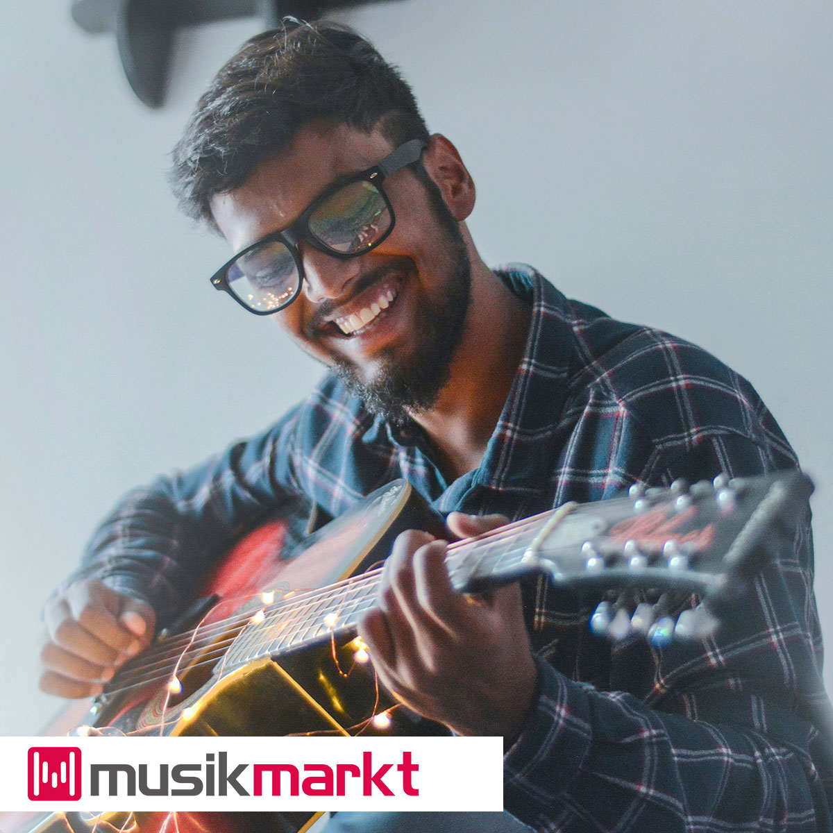 Many recorders in different sizes and colors.